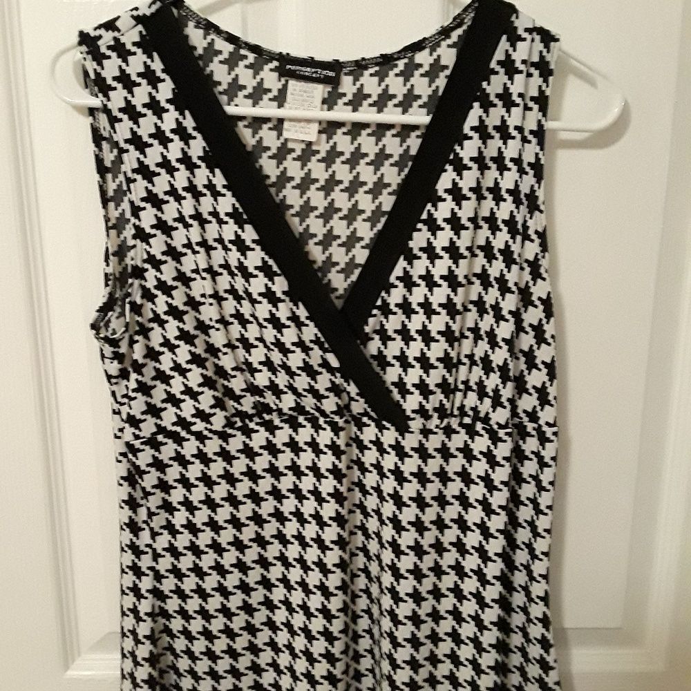 Perception sleeveless tunic  size XL